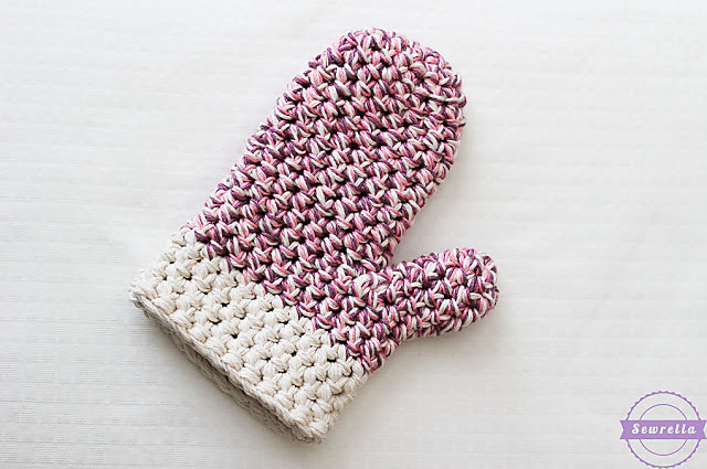 Betty's Marbled Oven Mitt