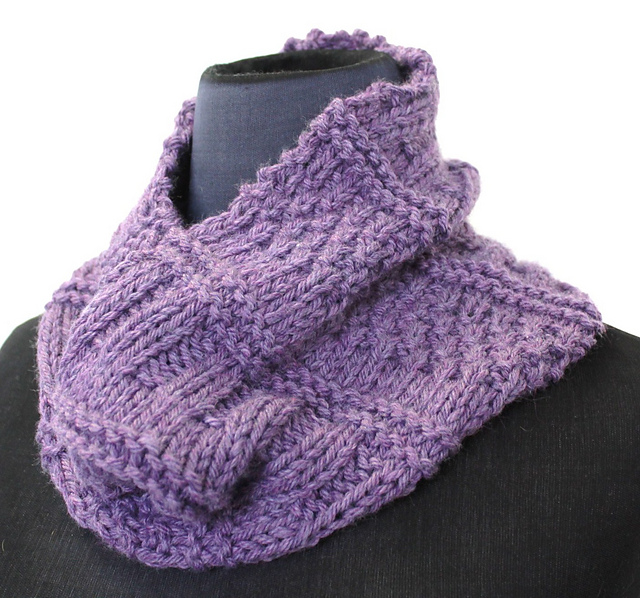 Beginner Friendly Cowl or Scarf