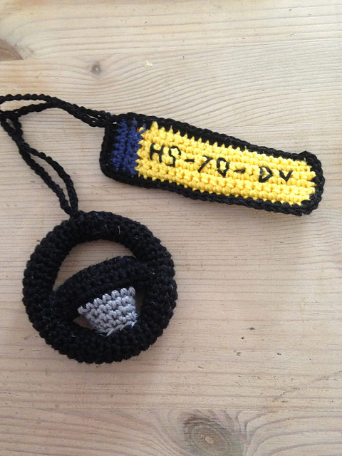 Car keychains - Numberplate and steering wheel
