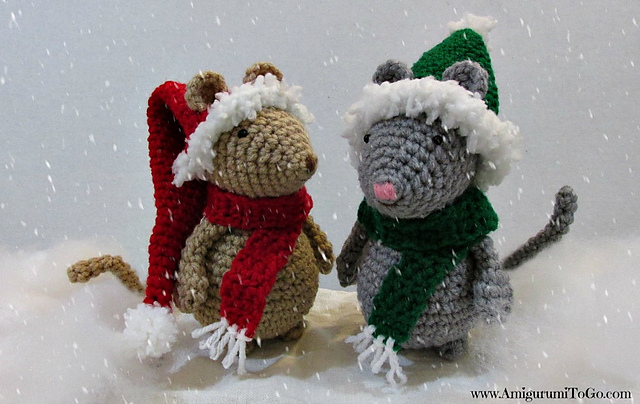 Christmas Hat And Scarf For Mouse