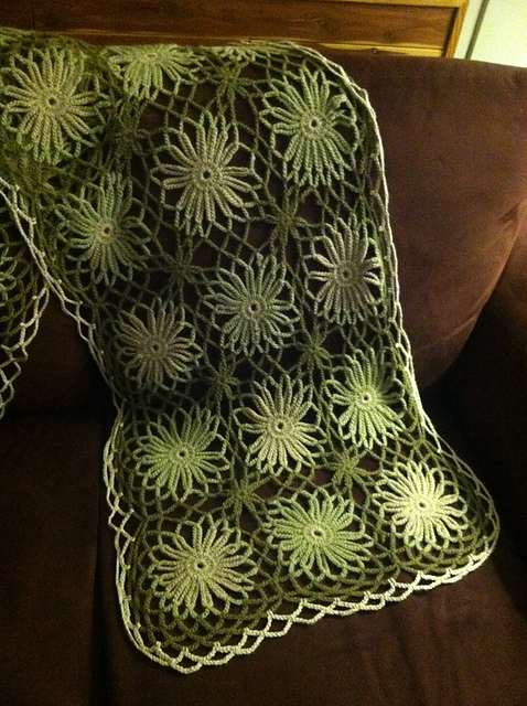 8302 Crochet Scarf