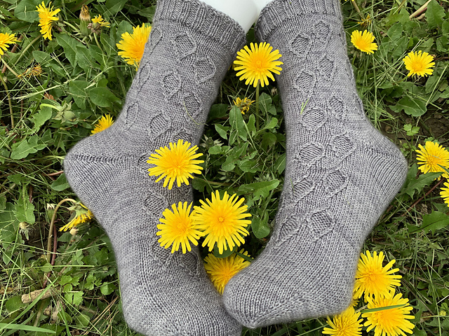 Ravelry: Lanterns pattern by Shayla Morrigan