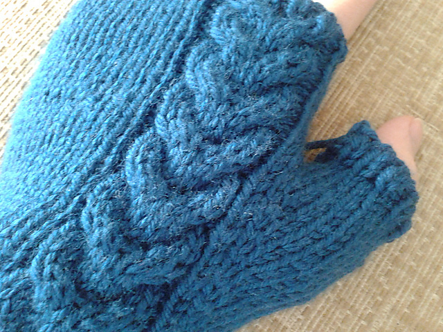 Chilworth Fingerless Mittens