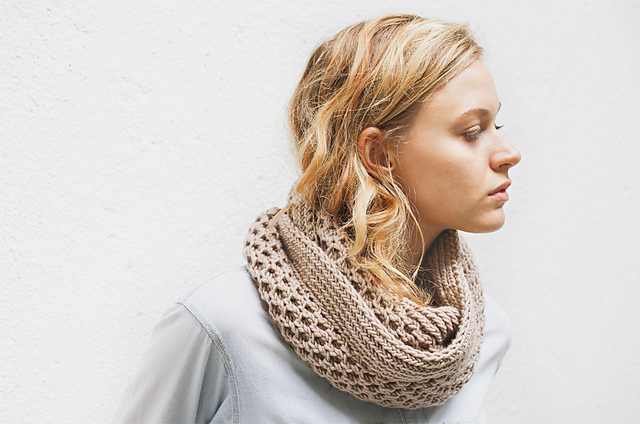 Honey Stitch Cowl