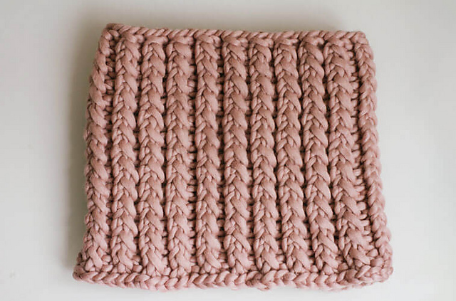 Chunky Crossover Cowl
