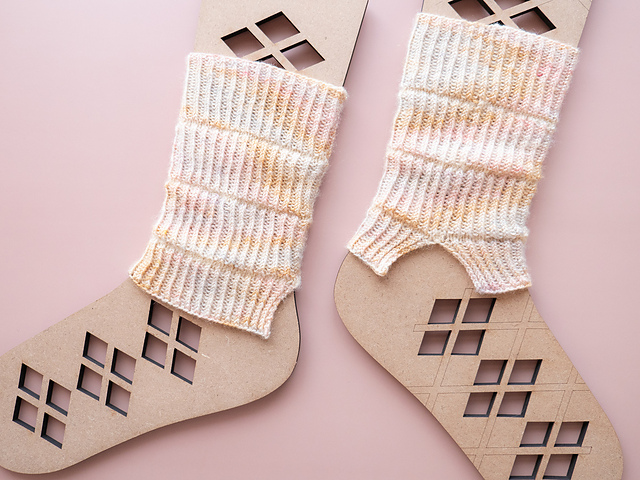 haru iro (leg warmers)