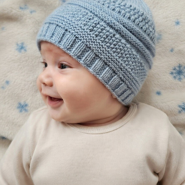 Simple sample baby hat
