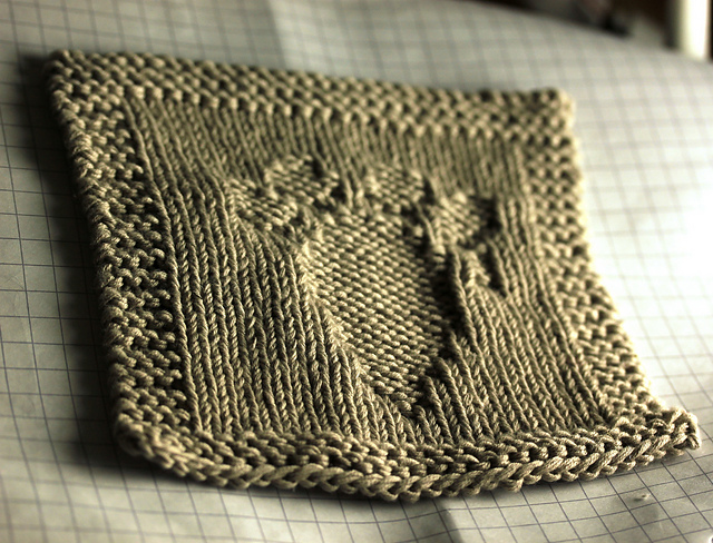 Animal Tracks dishcloth: Otter