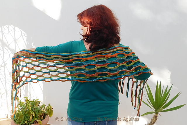 Ravelry: In & Out Scarf pattern by Sílvia Silva