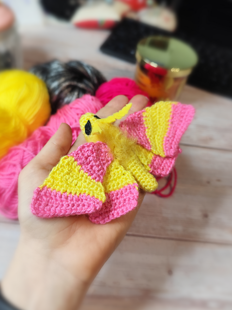 Rosy Maple Moth (Dryocampa Rubicunda)