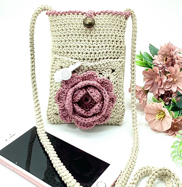 Vintage Rose Pocket Bag