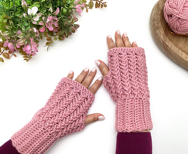 City Stroll Crochet Mittens