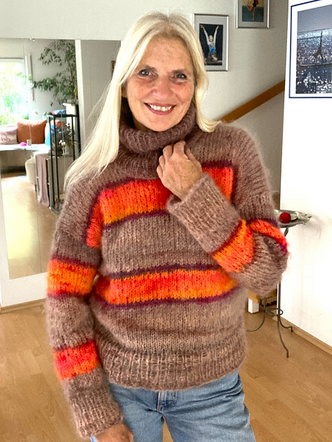 VERTINA STRIPE Sweater