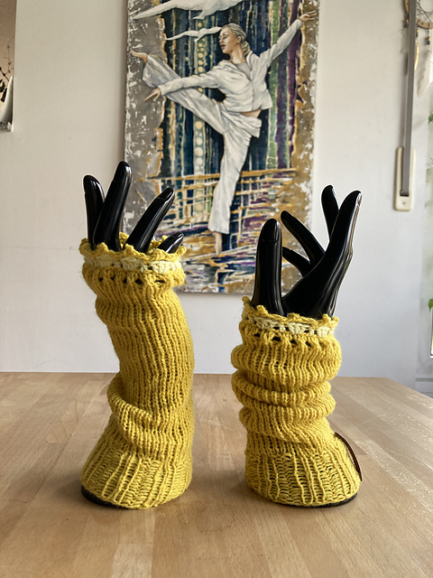 MIA Handwarmers