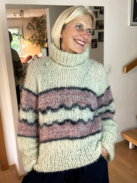 VERTINA WAVE Sweater