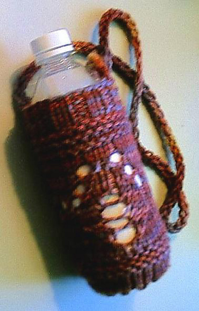 Lacy Leaf Water Bottle Carrier