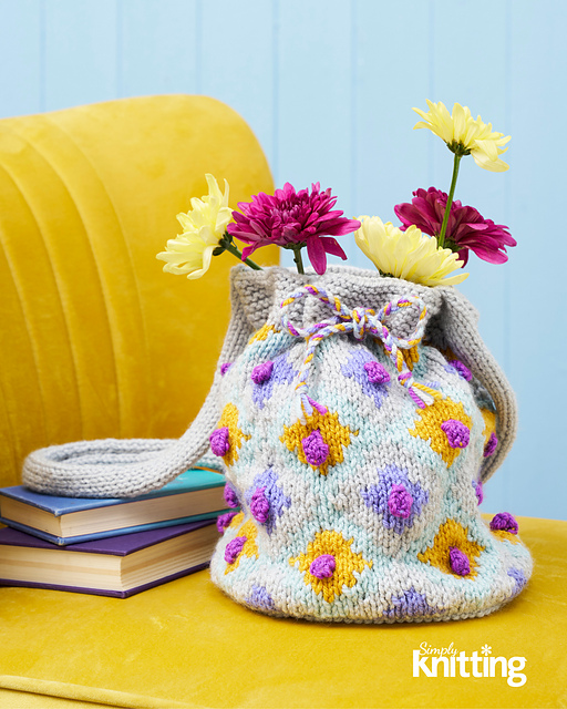 Pretty Bobble Purse