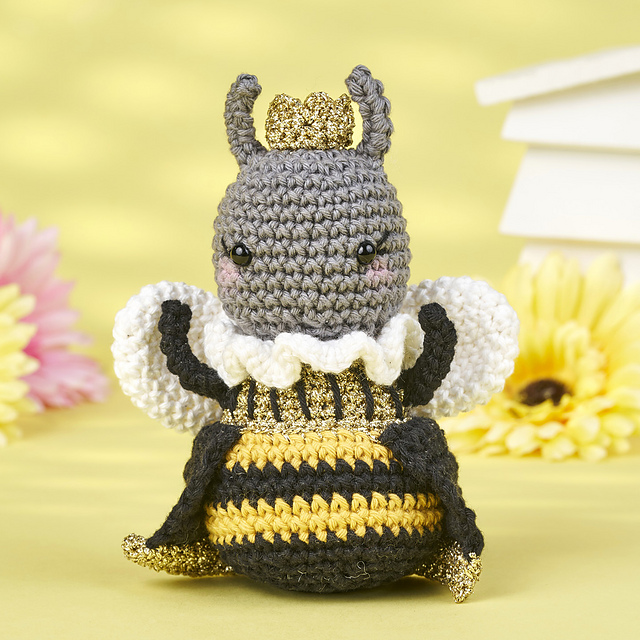 Queen Bee Amigurumi