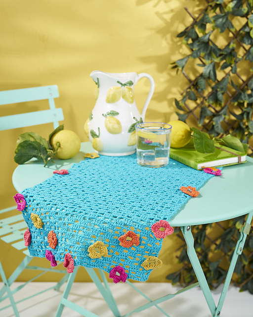 Summer Home Table Runner