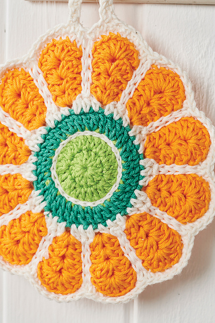 Block Stitch Daisy Pot Holder