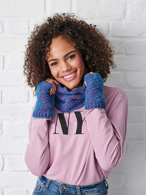 Handwarmers & Cowl Set