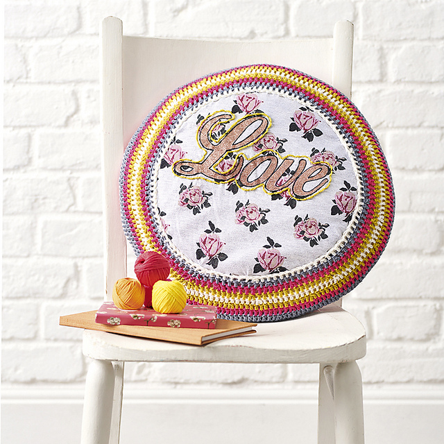 Crochet-hacking cushion