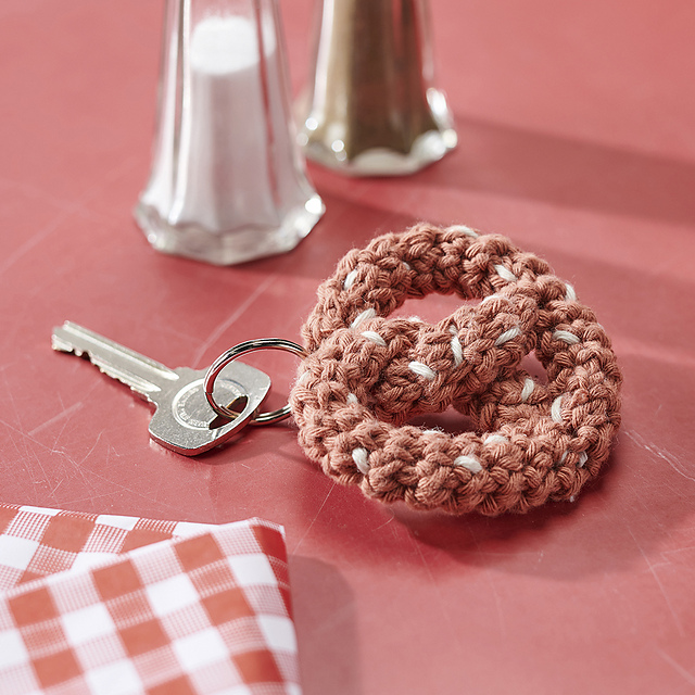 Pretzel Keyring