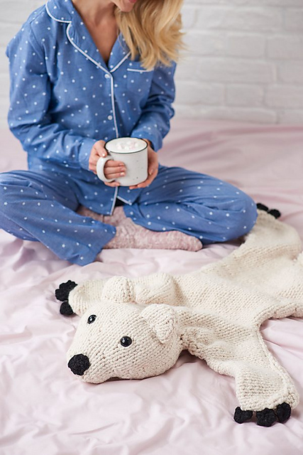 Knitted Polar Bear