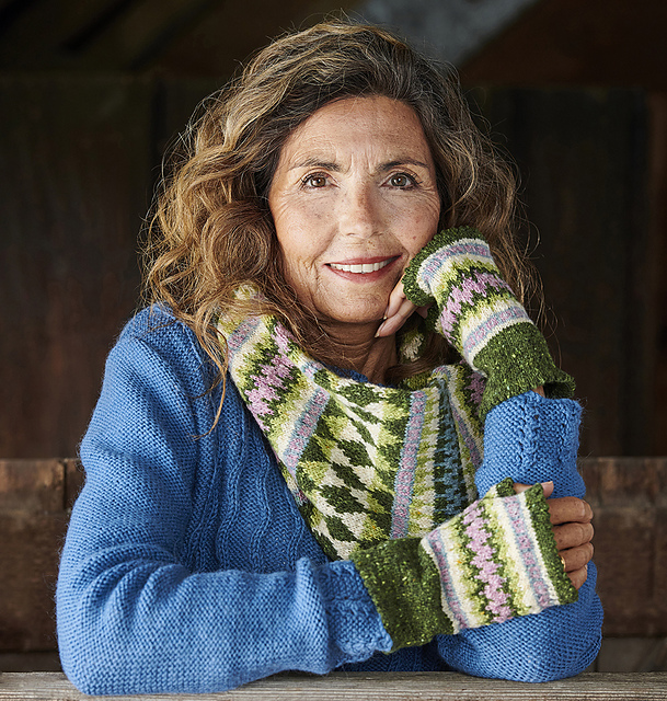 Caledonia Cowl and MItts