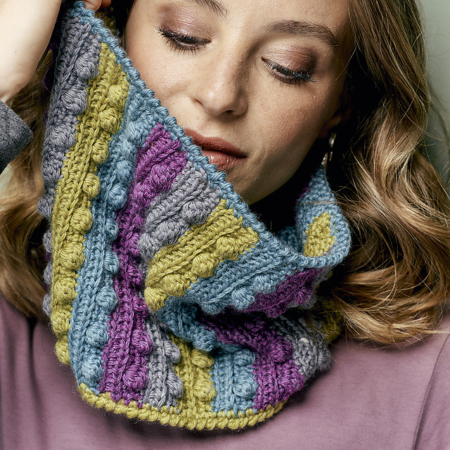Bobble Cowl