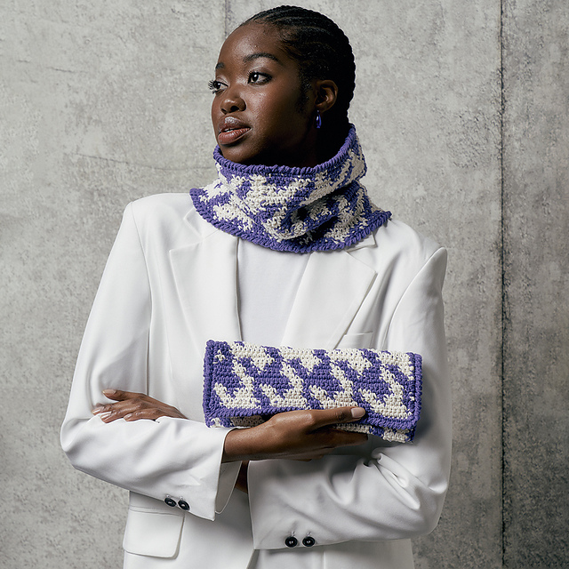 Houndstooth Clutch & Cowl Set