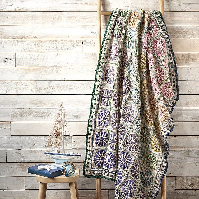 Colour-Gradient Throw