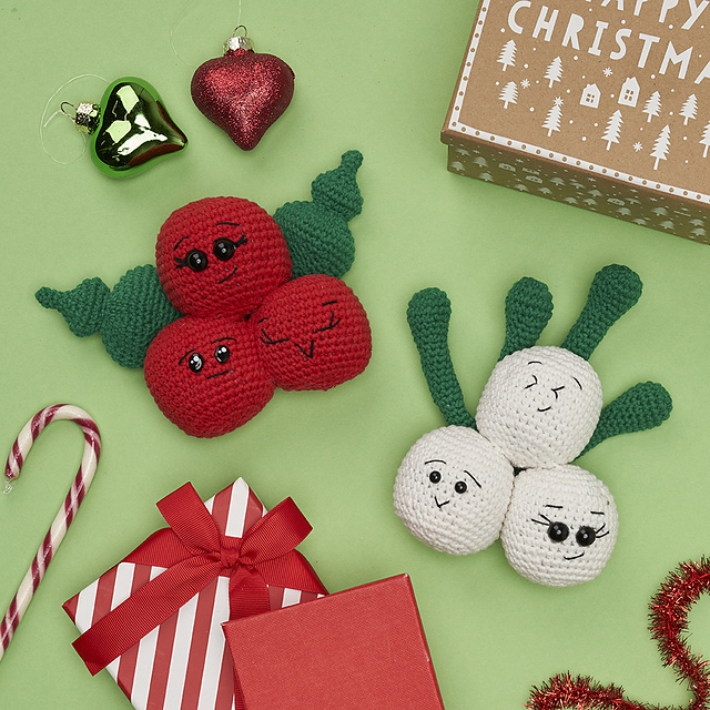 Amigurumi Holly and Mistletoe