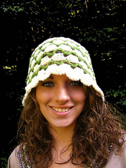 Helen Sunhat & Carnatioin