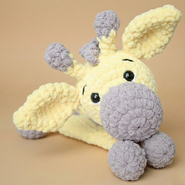Giraffe Plushie Snuggler