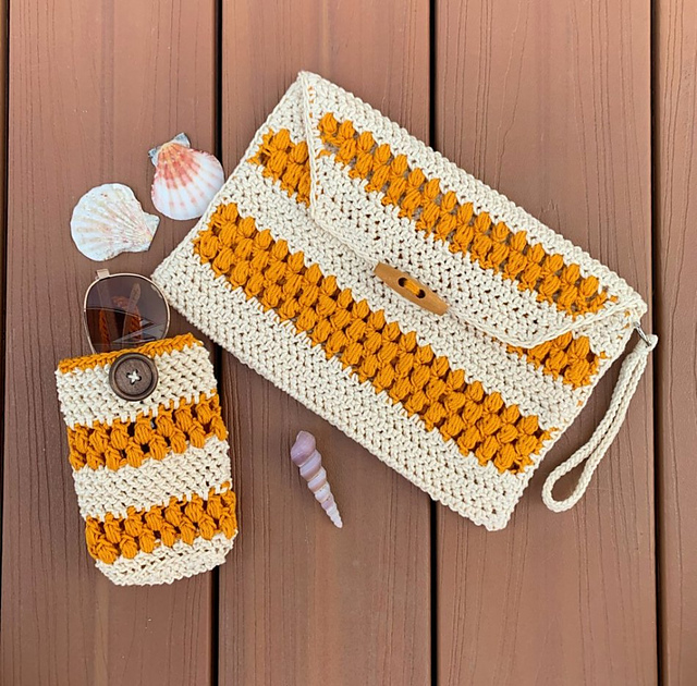 Simply Beachy Clutch