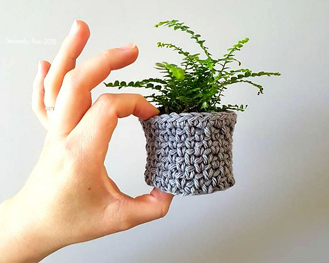 Granite Stitch Mini Basket