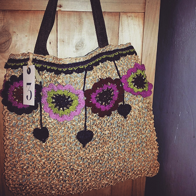 Le sac raphia et granny