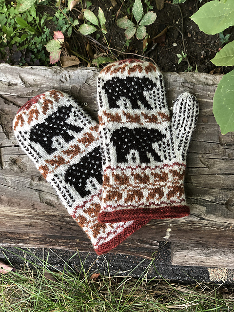 Bearly Fall Mitten