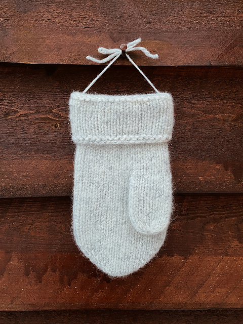 Ullu Mittens (Short)
