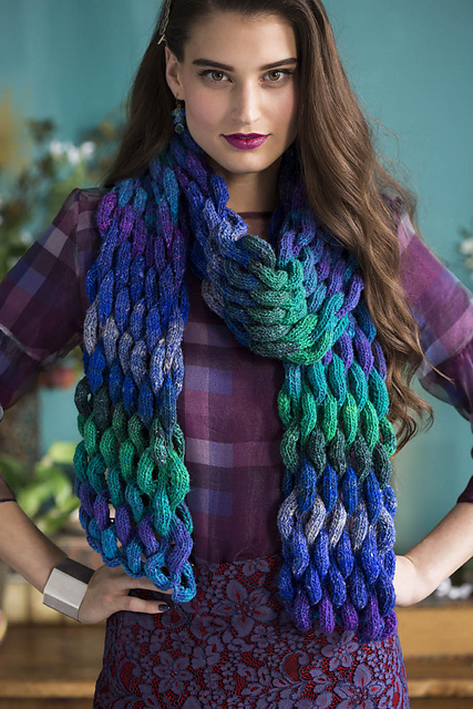 Loop Mesh Scarf