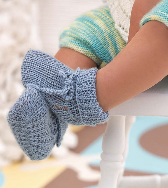 #08 Just-Right Ribbed Booties