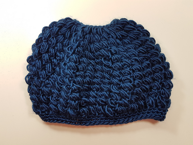 puff stitch messy bun hat