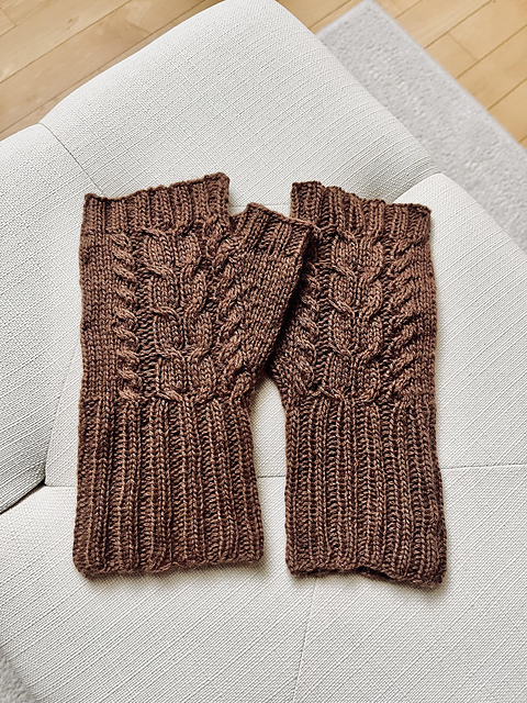 Meadowfold Mittens