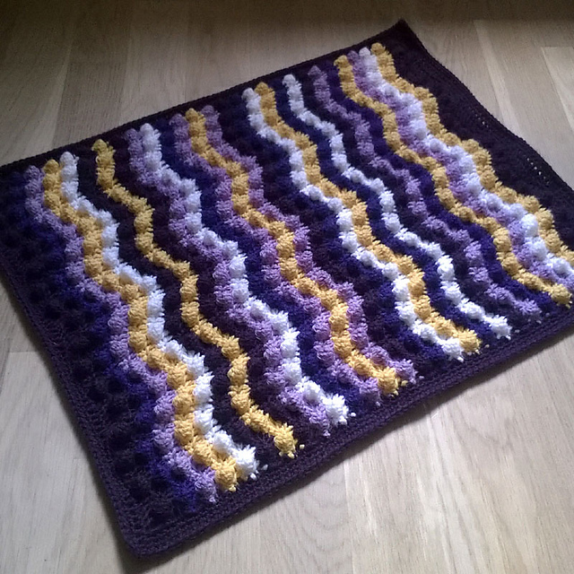Curvy Bumby Bubble Blanket
