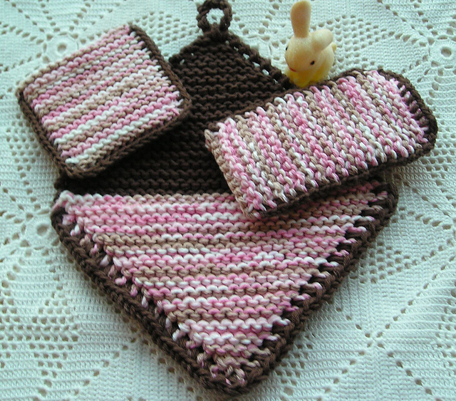 Quick and Easy pot holder and scrubber set