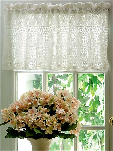 Picket Fence Lace Valance