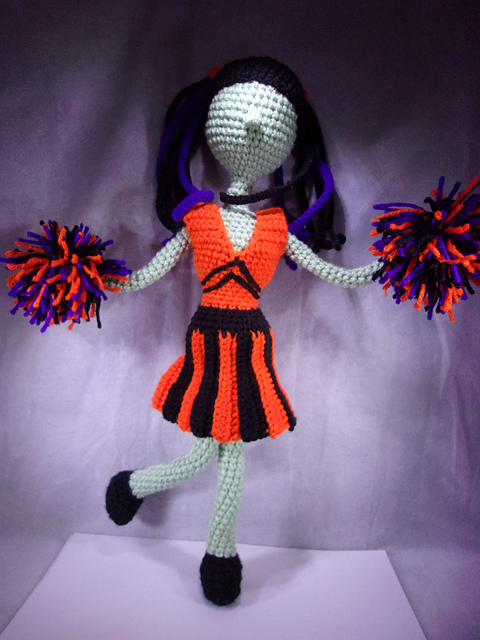 Holly Hellows Cheerleader