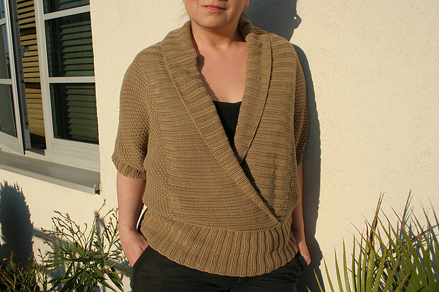 # 09 Pulli mit Wickeleffekt