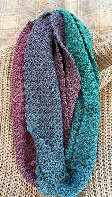 Scalloped Edge Scarf or Cowl